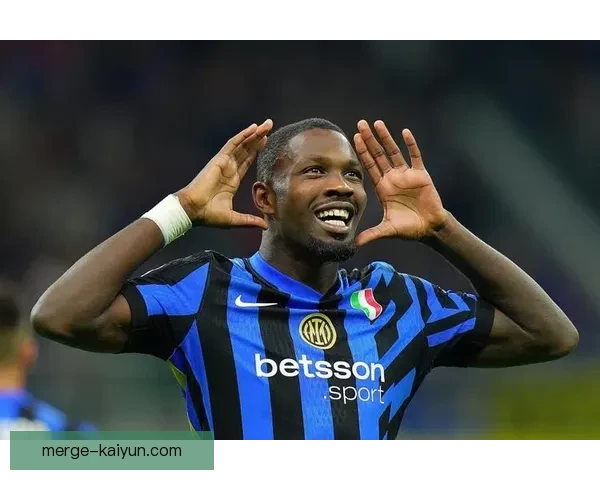 小图拉姆在球队中表现稳健，逐渐成为前场重要支点